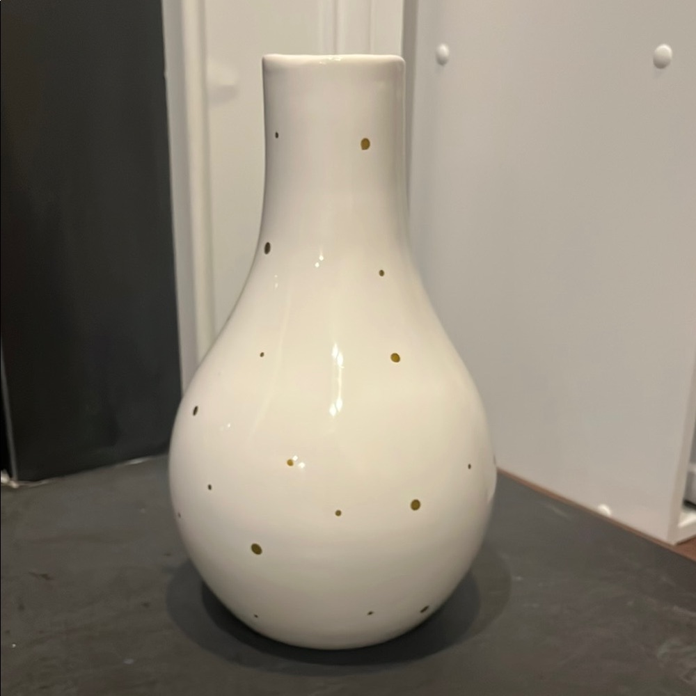 Elegant White and Gold Polka Dot Vase